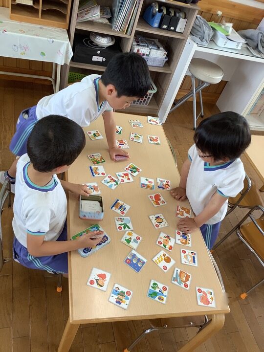 カルタ遊び