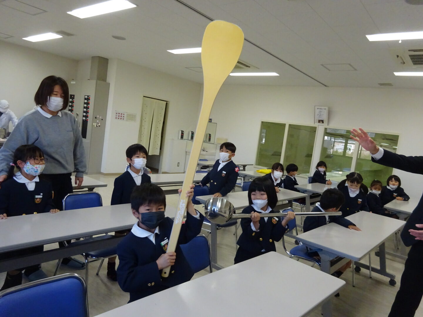 学校給食センターへ